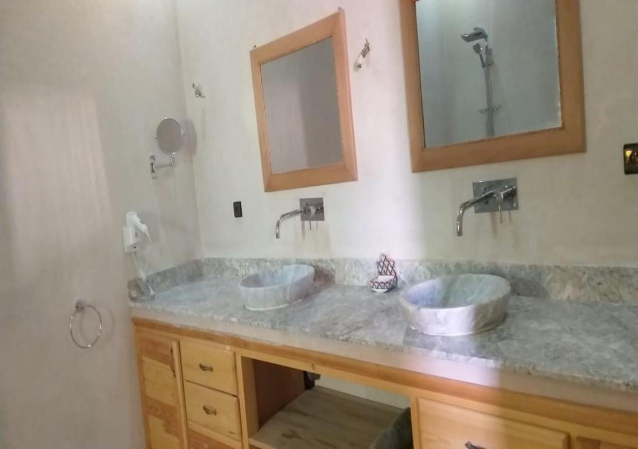 Ksar Tinhinnane Merzouga Bagian luar foto