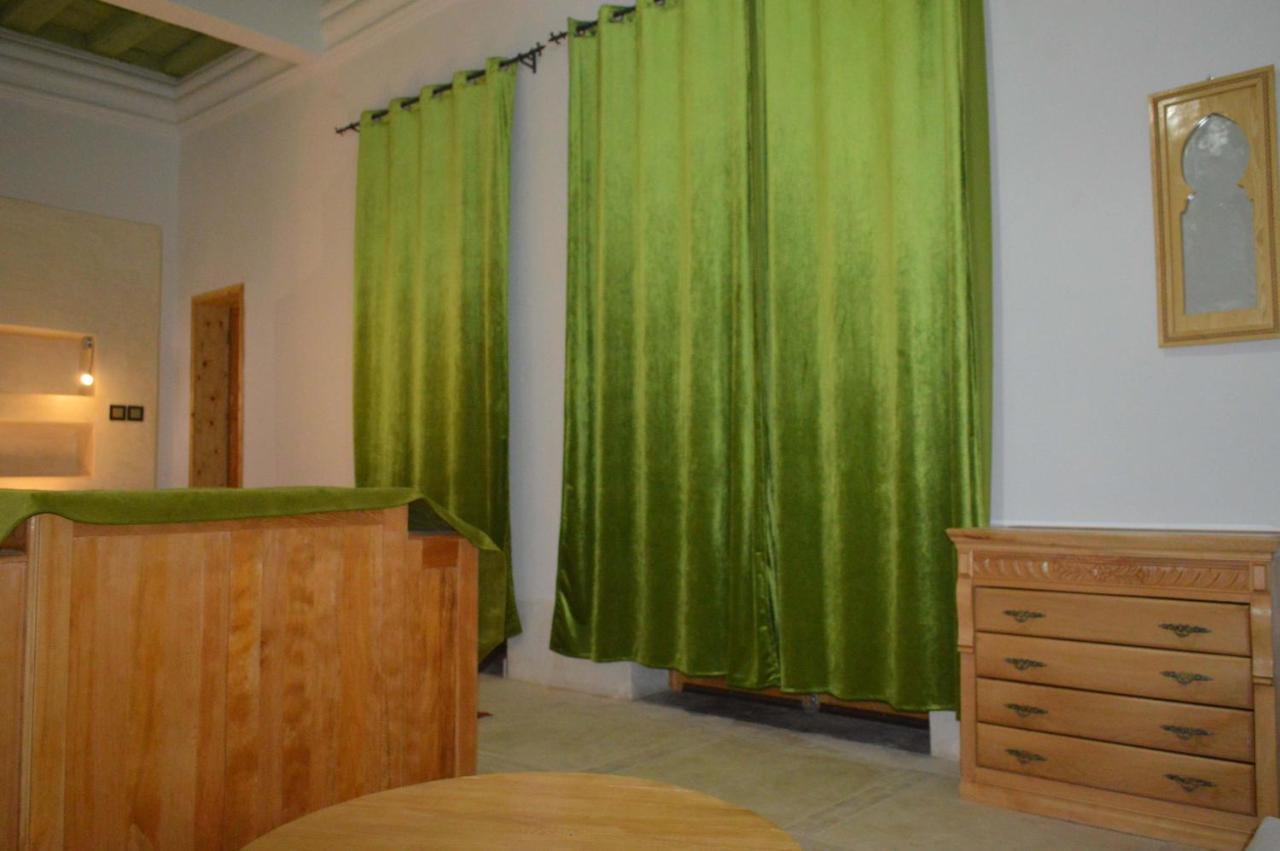 Ksar Tinhinnane Merzouga Bagian luar foto