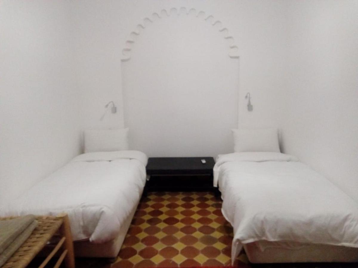Ksar Tinhinnane Merzouga Bagian luar foto