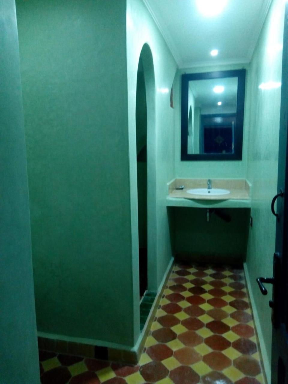 Ksar Tinhinnane Merzouga Ruang foto
